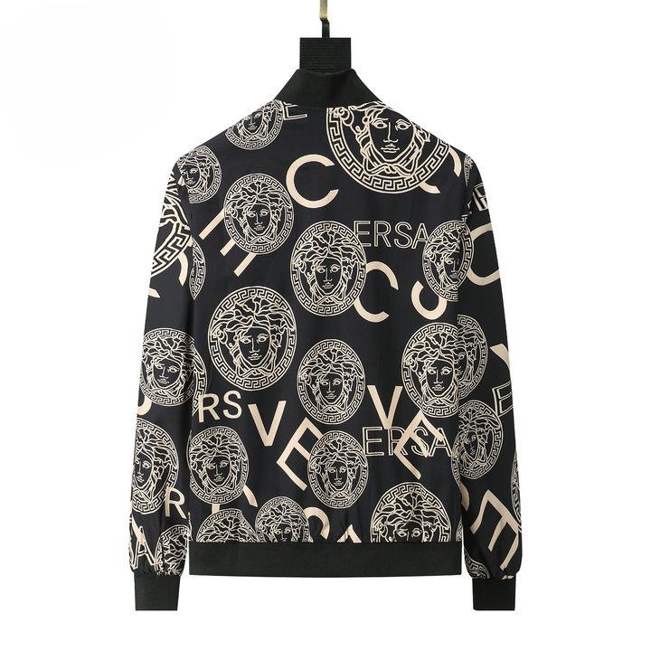 【VERSACE 公式旗艦店】ヴェルサーチ ジャケット着好評に付き再入荷！