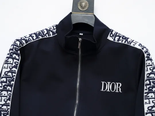 【DIOR 公式旗艦店】（ディオール）スーツ 男女兼用、ご好評に付き再入荷！240918