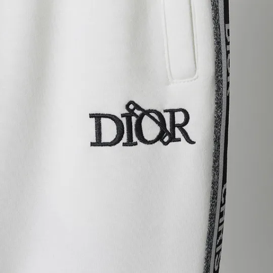 【DIOR 公式旗艦店】（ディオール）スーツ 男女兼用、ご好評に付き再入荷！240918