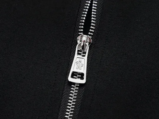 【MONCLER】モンクレール、スーツ 【即日出荷】ご好評に付き再入荷！240918