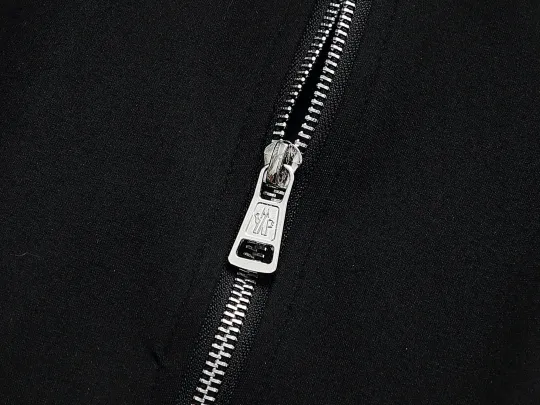 【MONCLER】モンクレール、スーツ 【即日出荷】ご好評に付き再入荷！240918