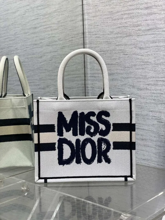 【DIOR】 ディオール MissDior刺繍柄春夏シリーズ    240919