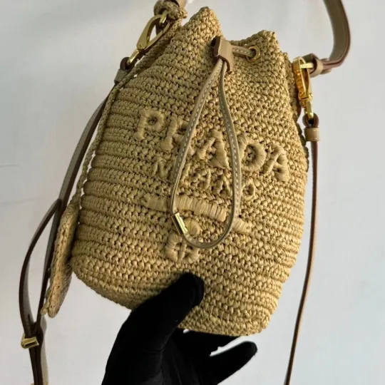 PRADA プラダ◆ラフィア×レザー ミニバケットバッグ ストラップ付 15*19*10CM  240920
