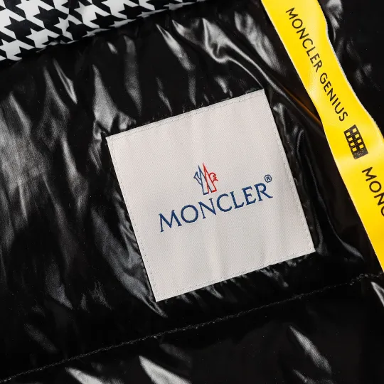 【Moncler】✖️【Fragment Design】23FW ダウンジャケット 241016