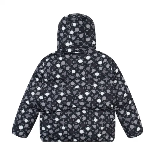 LOUIS VUITTON   ルイヴィトン  ダウンジャケット 241017