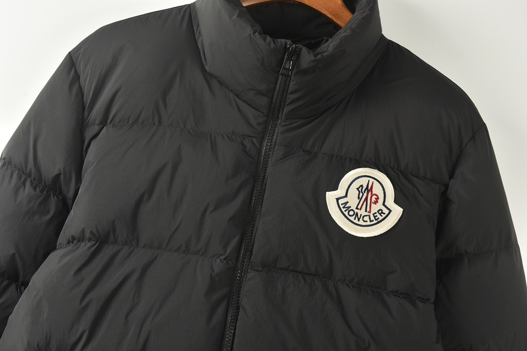 【MONCLER 公式旗艦店】モンクレール  ダウンジャケット好評に付き再入荷！