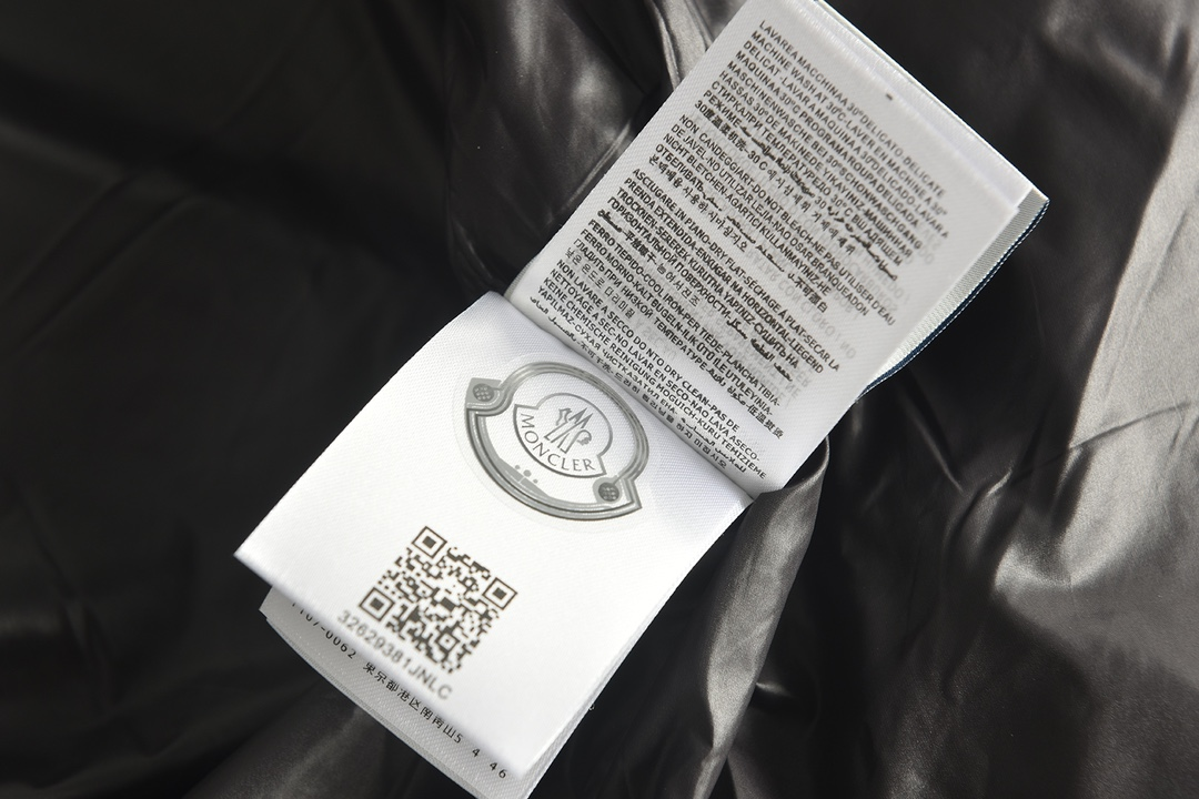 【MONCLER 公式旗艦店】モンクレール  ダウンジャケット好評に付き再入荷！