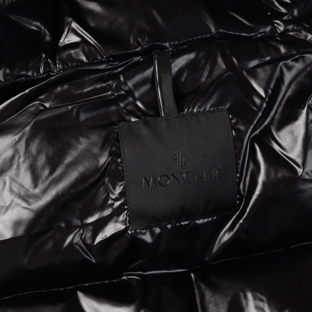 【MONCLER 公式旗艦店】モンクレール  ダウンジャケット好評に付き再入荷！ 271017