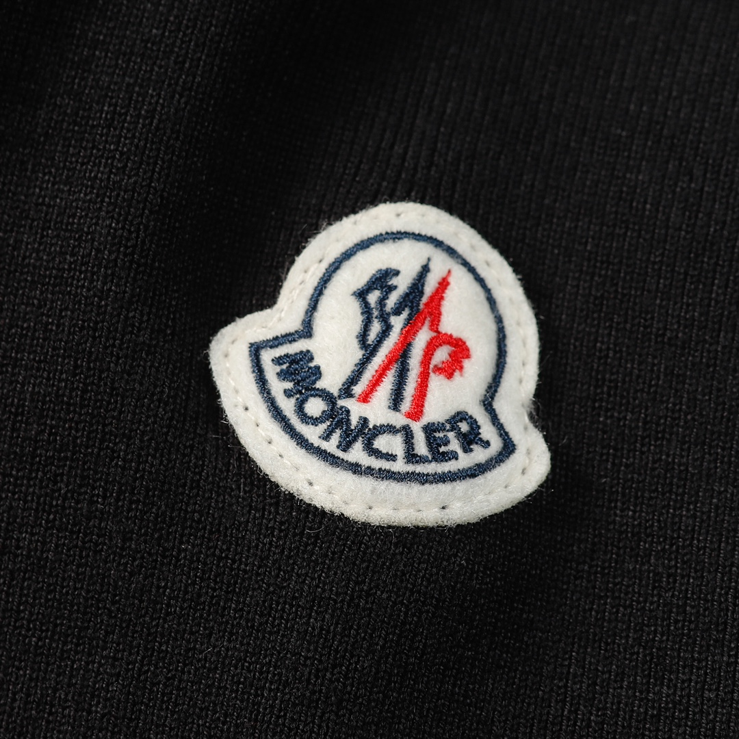 【MONCLER 公式旗艦店】モンクレール  ダウンジャケット好評に付き再入荷！ 271017