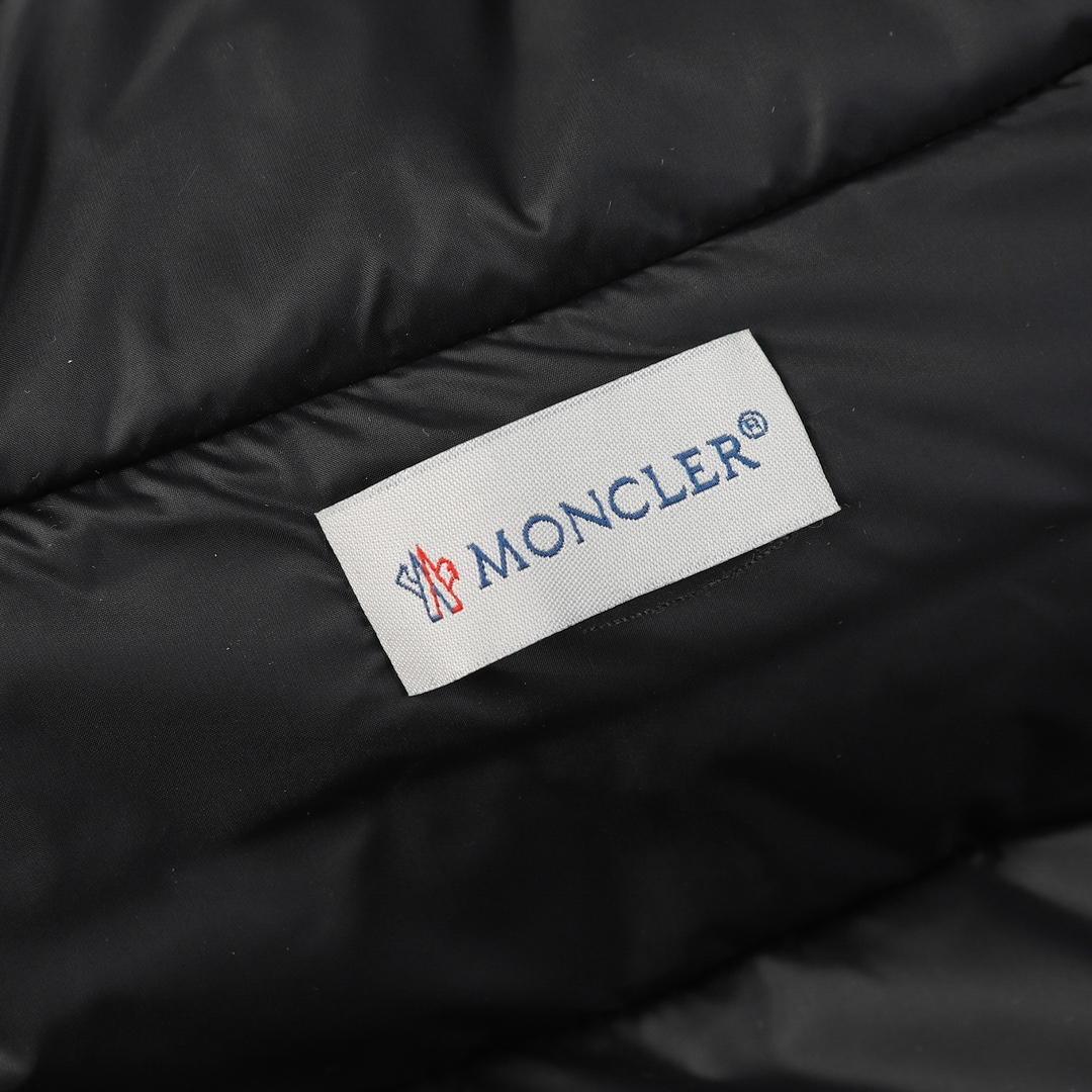 【MONCLER 公式旗艦店】モンクレール  ダウンジャケット好評に付き再入荷！ 271017