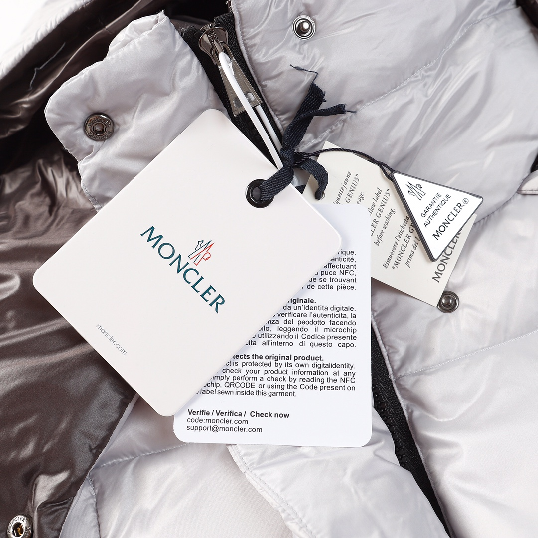 【MONCLER 公式旗艦店】モンクレール  ダウンジャケット好評に付き再入荷！ 271017