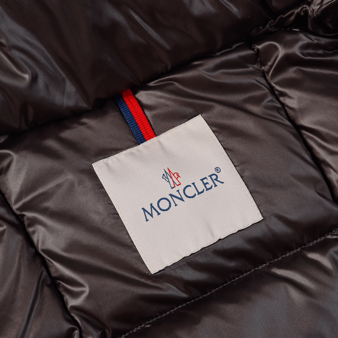 【MONCLER 公式旗艦店】モンクレール  ダウンジャケット好評に付き再入荷！ 271017