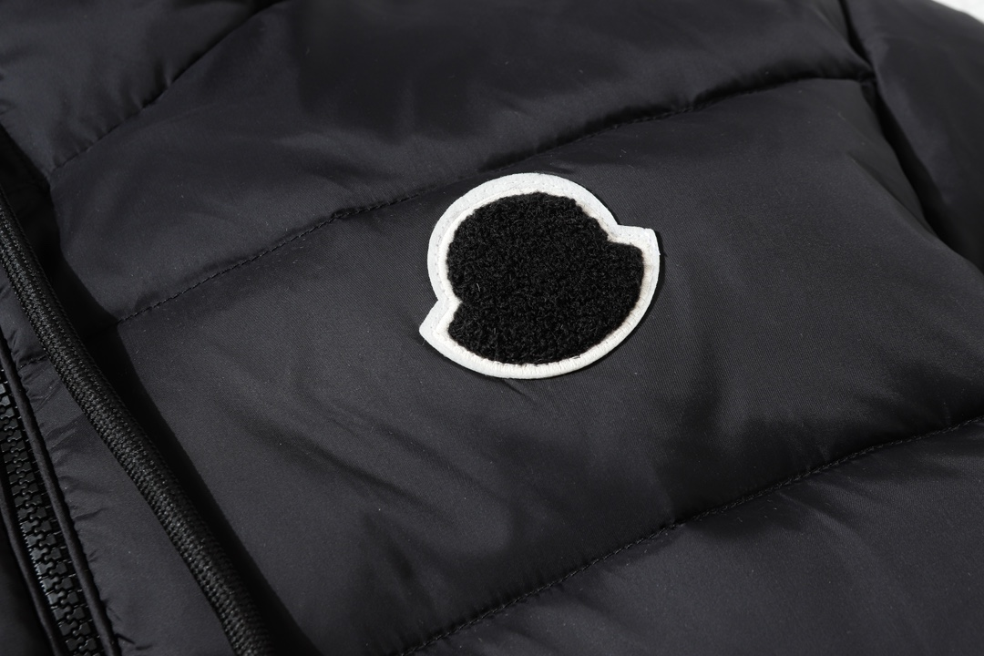 【MONCLER 公式旗艦店】モンクレール  ダウンジャケット好評に付き再入荷！ 271017