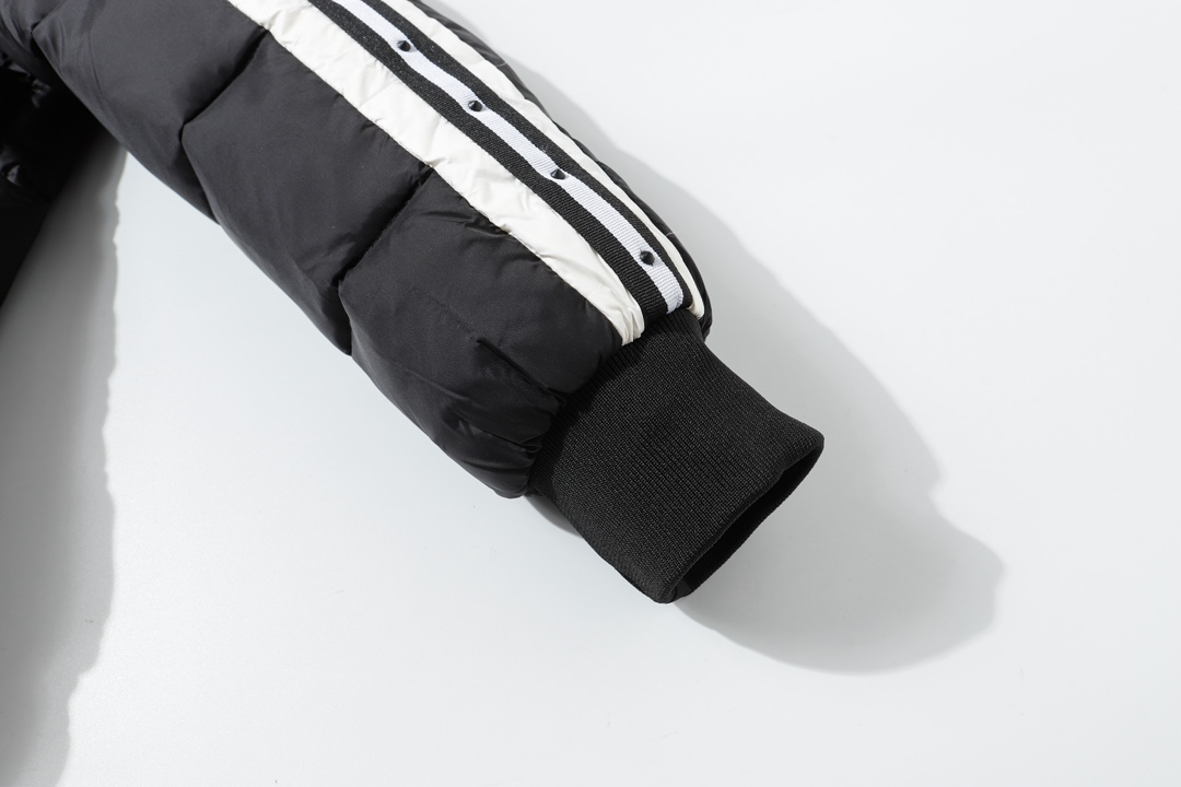 【MONCLER 公式旗艦店】モンクレール  ダウンジャケット好評に付き再入荷！ 271017