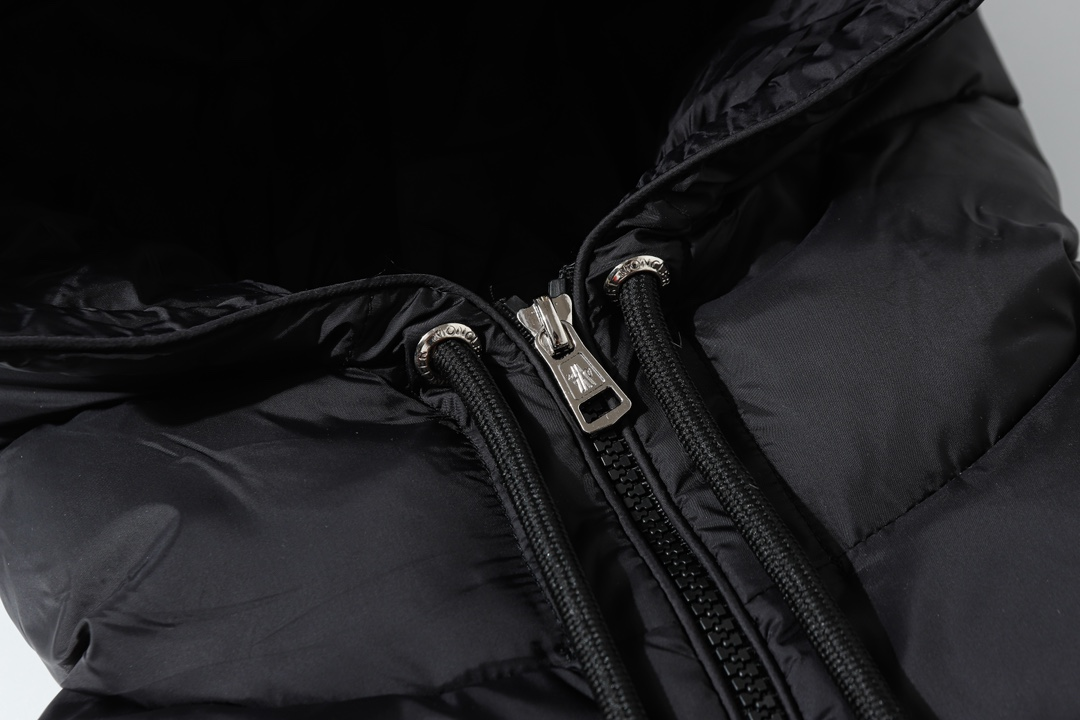 【MONCLER 公式旗艦店】モンクレール  ダウンジャケット好評に付き再入荷！ 271017