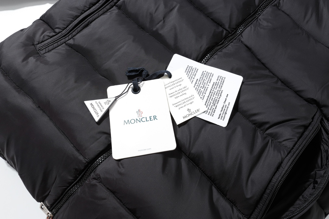 【MONCLER 公式旗艦店】モンクレール  ダウンジャケット好評に付き再入荷！ 271017