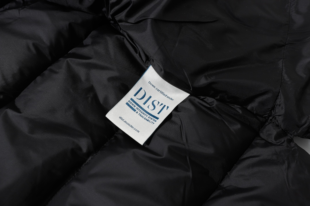 【MONCLER 公式旗艦店】モンクレール  ダウンジャケット好評に付き再入荷！ 271017