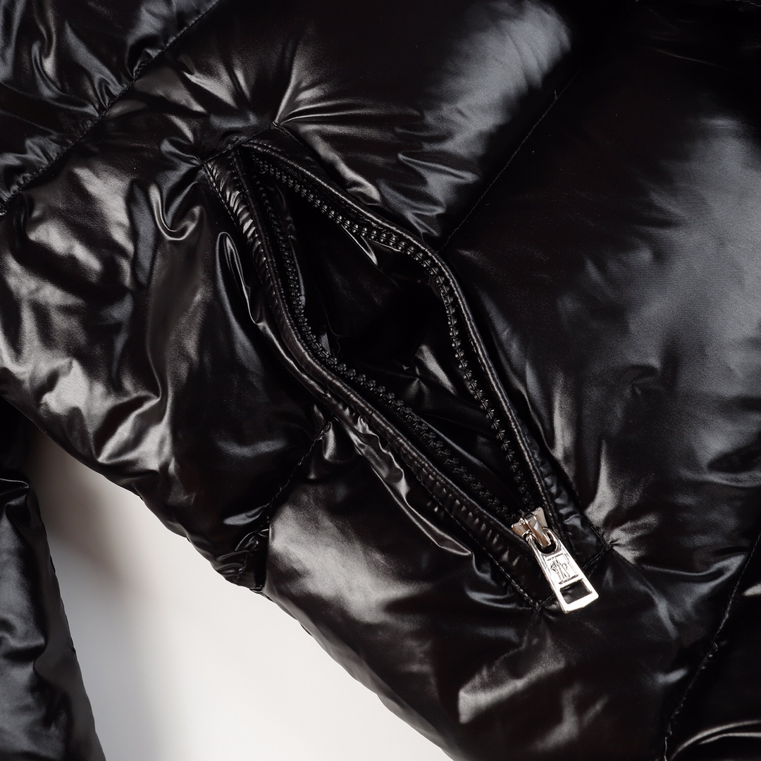 【MONCLER 公式旗艦店】モンクレール  ダウンジャケット好評に付き再入荷！ 271017