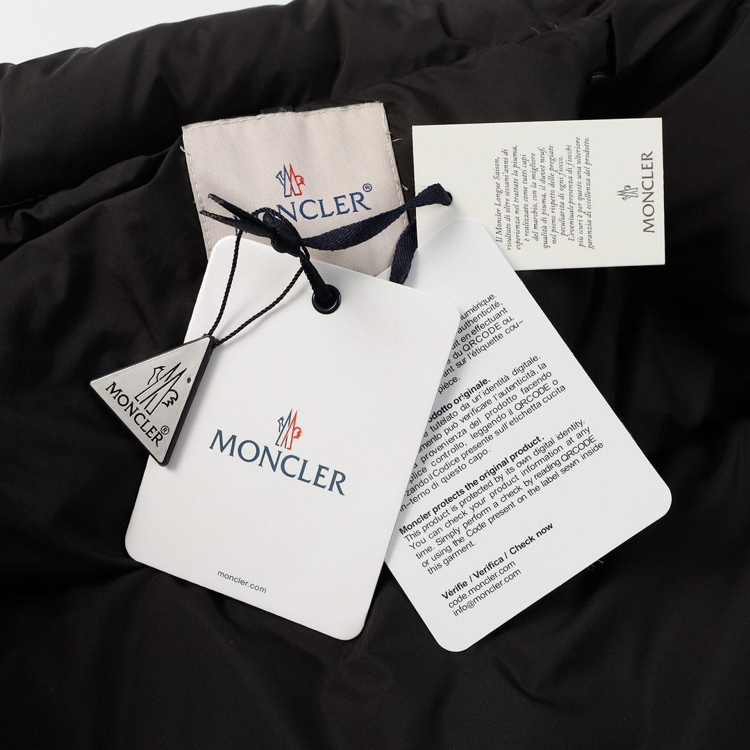 【MONCLER 公式旗艦店】モンクレール  ダウンジャケット好評に付き再入荷！ 271017