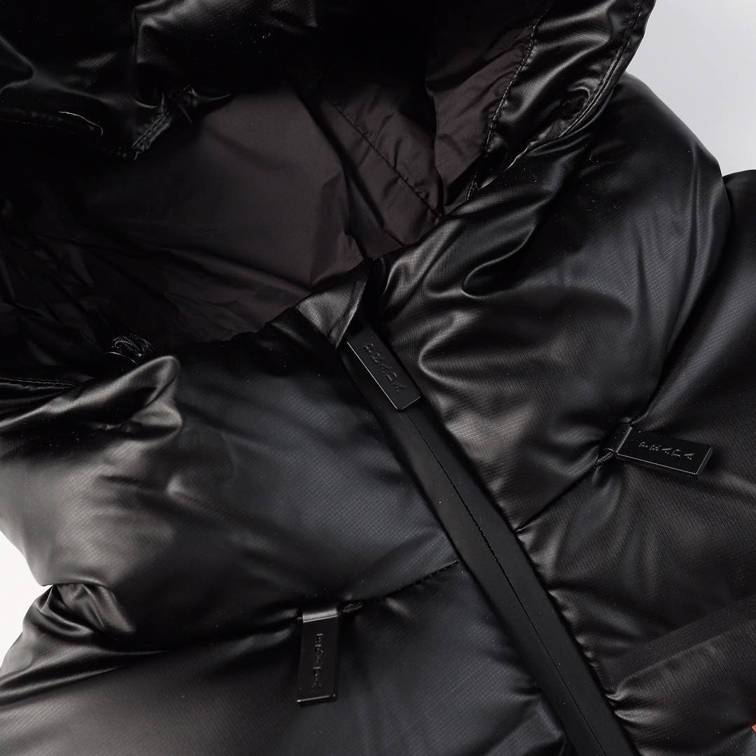 【MONCLER 公式旗艦店】モンクレール ダウンベスト 好評に付き再入荷！ 271017