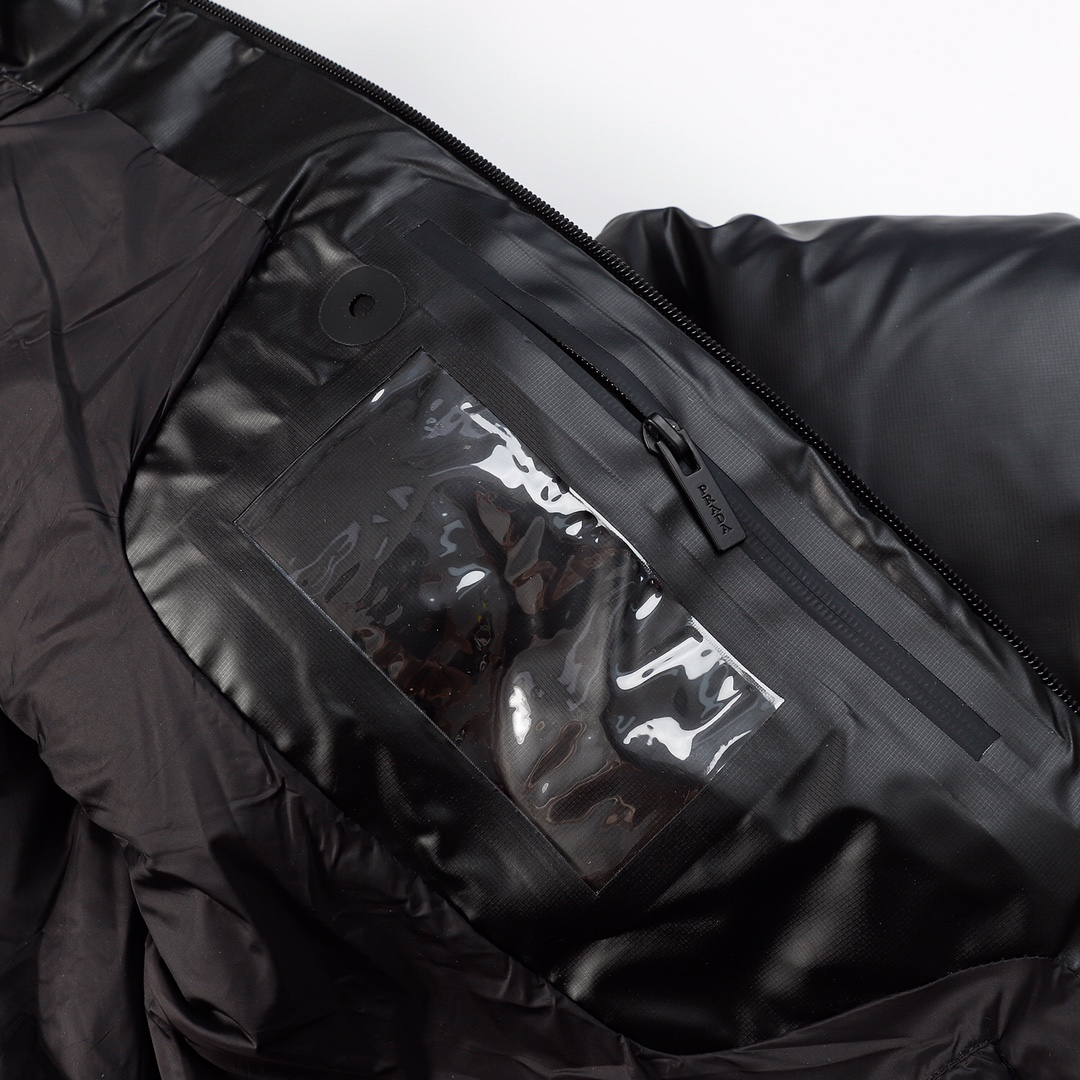 【MONCLER 公式旗艦店】モンクレール ダウンベスト 好評に付き再入荷！ 271017