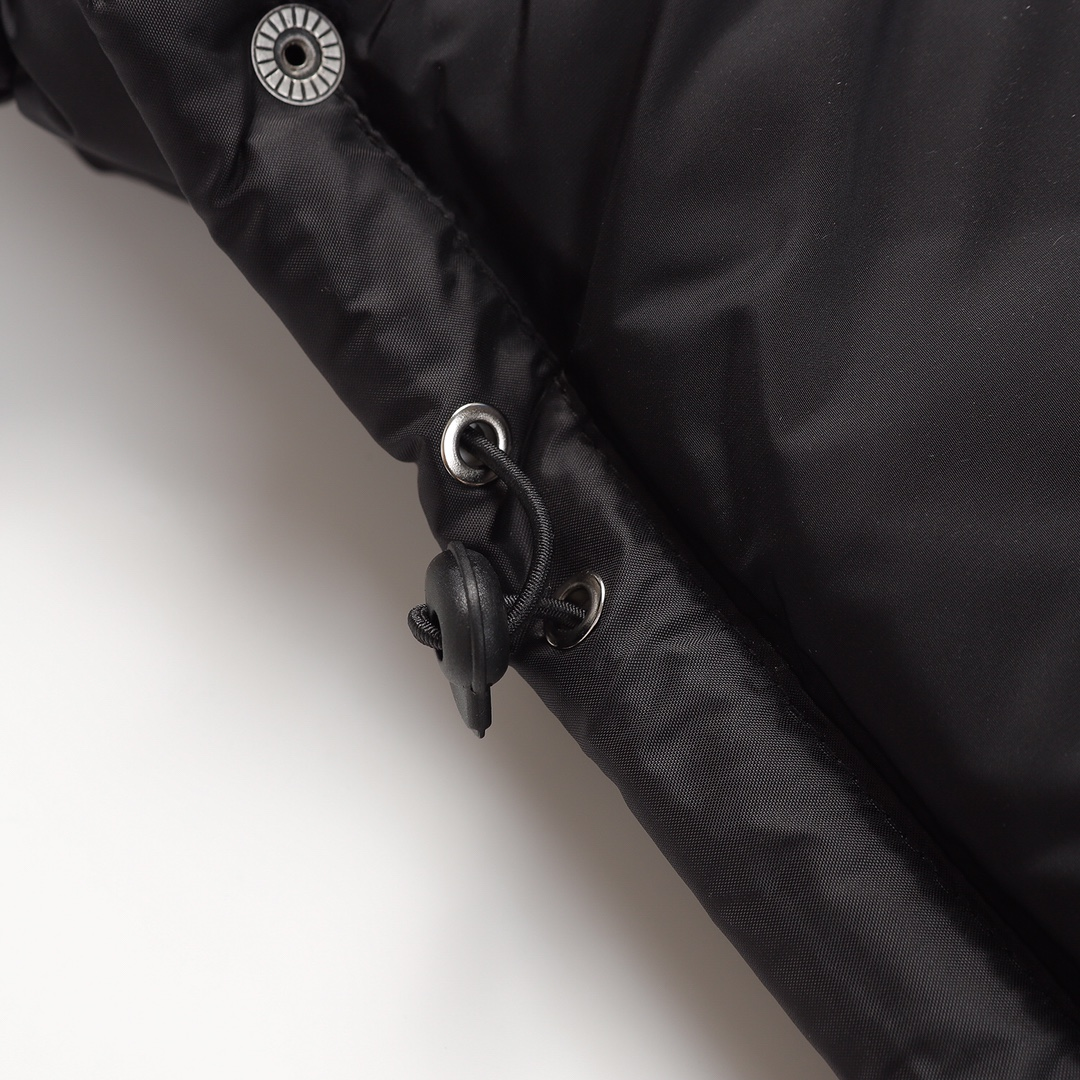 【GUCCI   公式旗艦店】グッチ   ダウンジャケット 好評に付き再入荷！ 271017