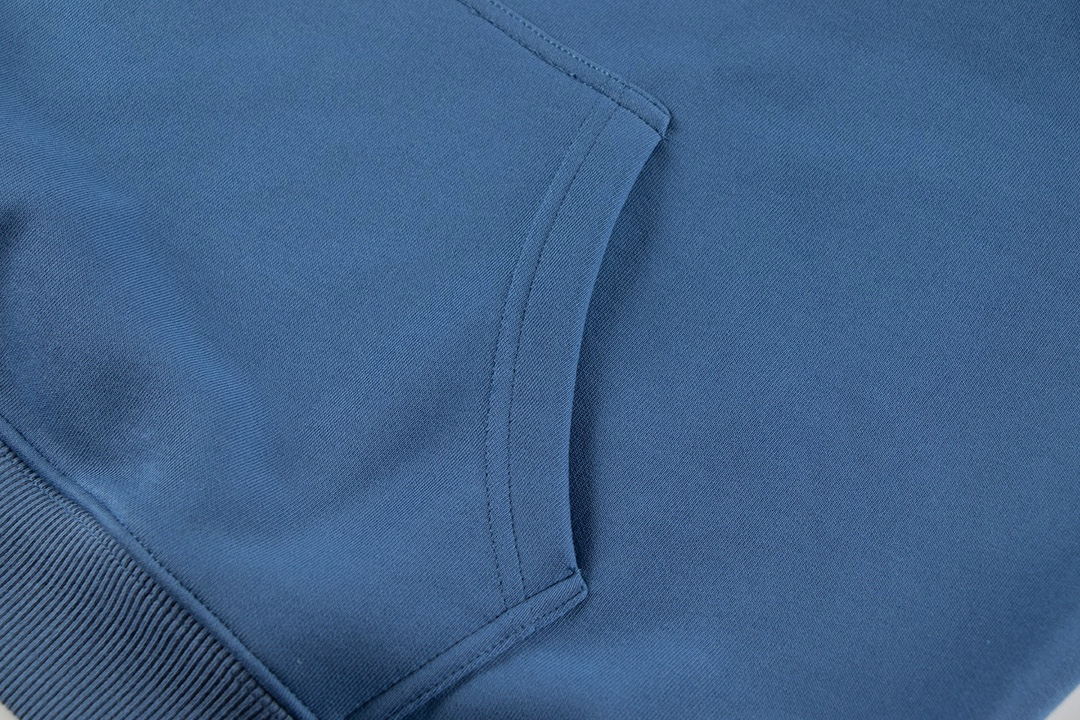 【BALENCIAGA 公式旗艦店】バレンシアガ 丸首の衛衣 スウェット ご好評に付き再入荷！241127