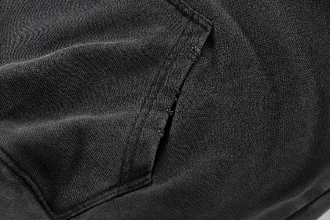 【BALENCIAGA 公式旗艦店】バレンシアガ 丸首の衛衣 スウェット ご好評に付き再入荷！241127