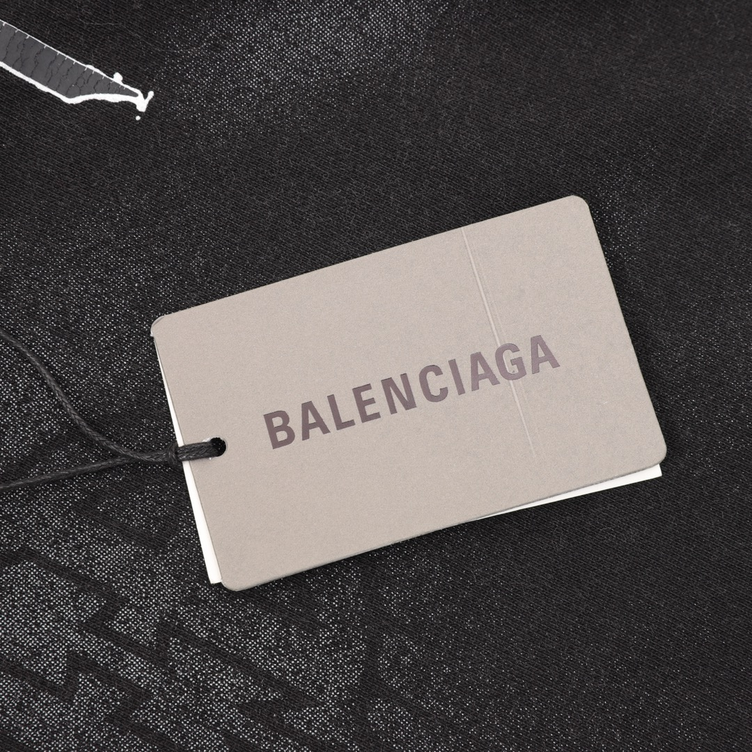 【BALENCIAGA 公式旗艦店】バレンシアガ 丸首の衛衣 スウェット ご好評に付き再入荷！241127