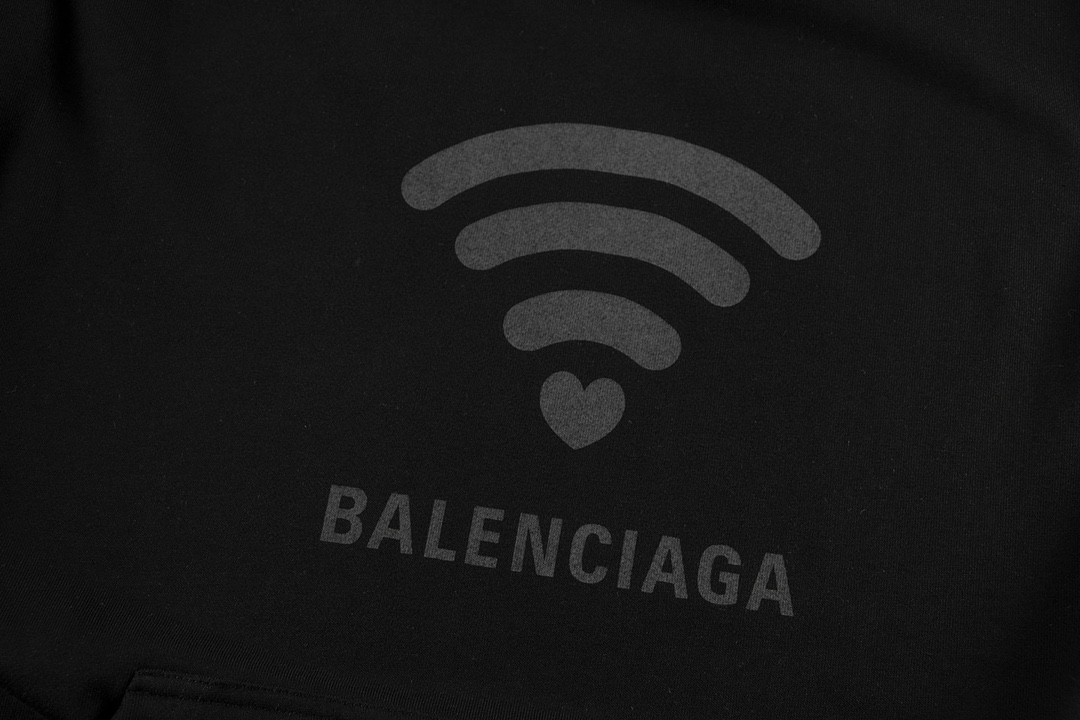 【BALENCIAGA 公式旗艦店】バレンシアガ パーカースウェット ご好評に付き再入荷！241127