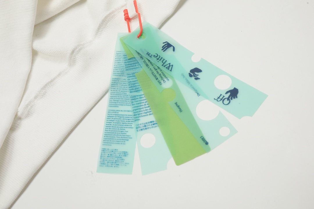 【OFF-WHITE  公式旗艦店】オフホワイトパーカースウェットご好評に付き再入荷 241127