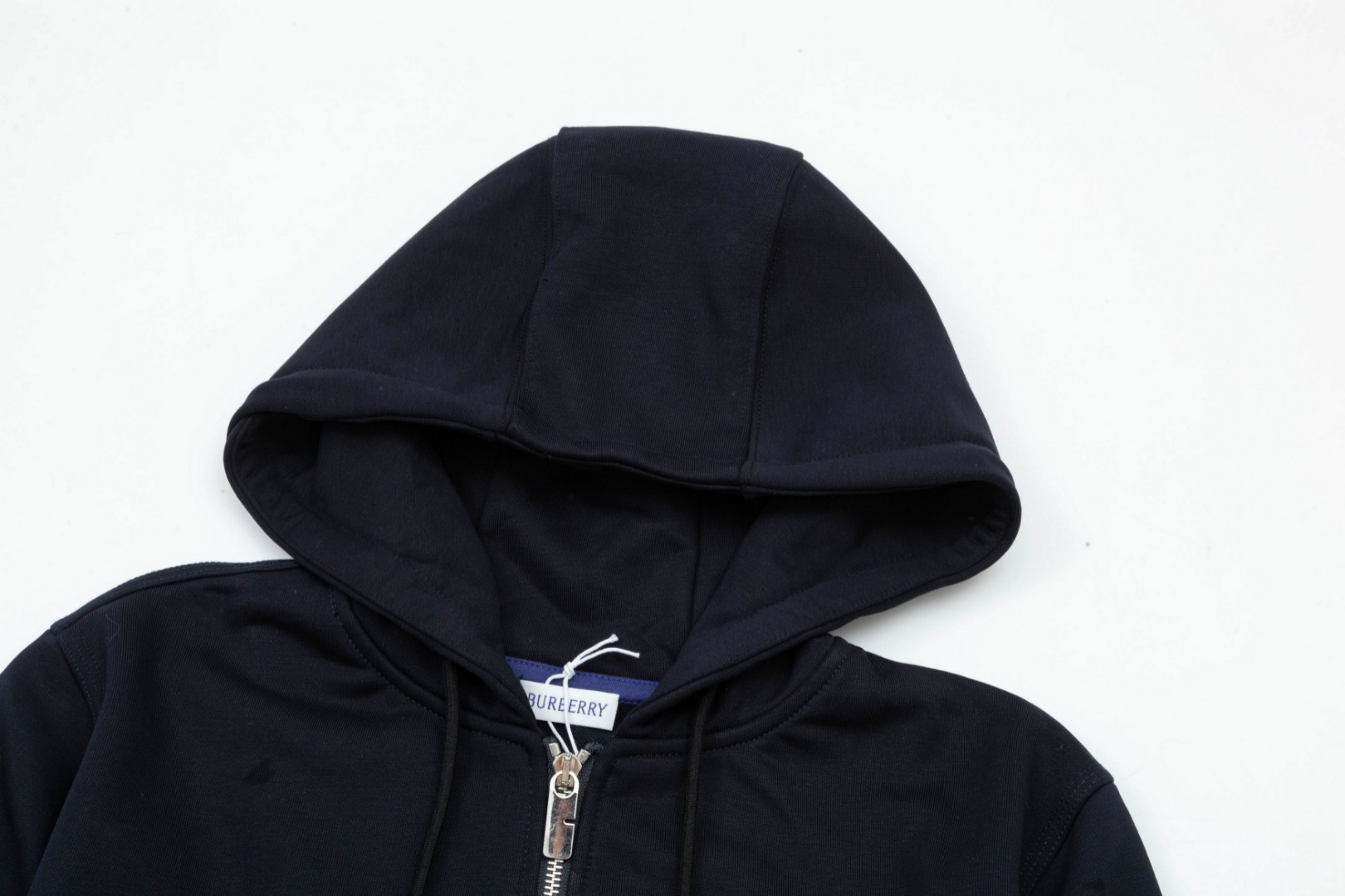 【BURBERRY 公式旗艦店】バーバリー パーカースウェットご好評に付き再入荷！240920