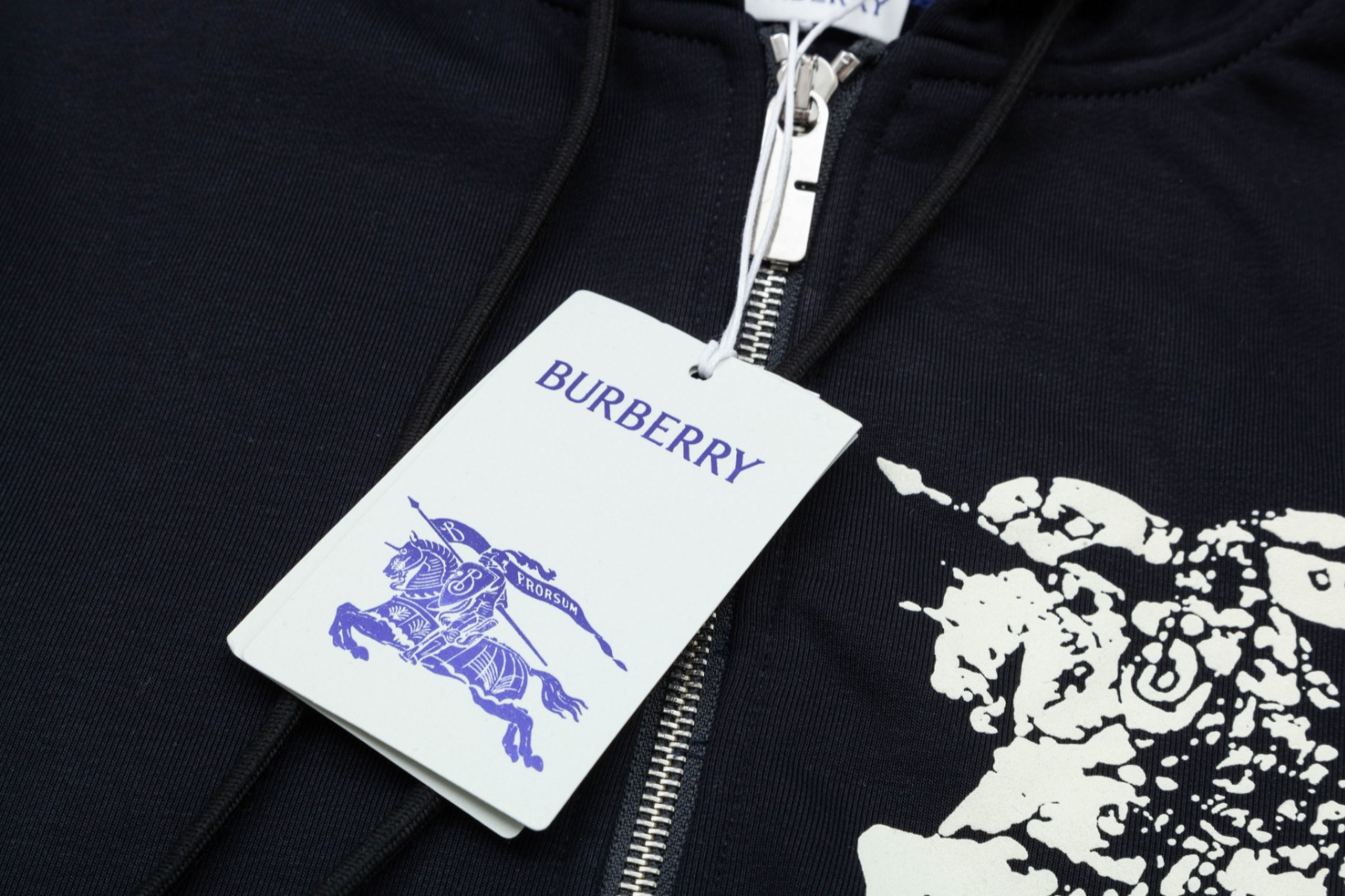 【BURBERRY 公式旗艦店】バーバリー パーカースウェットご好評に付き再入荷！240920