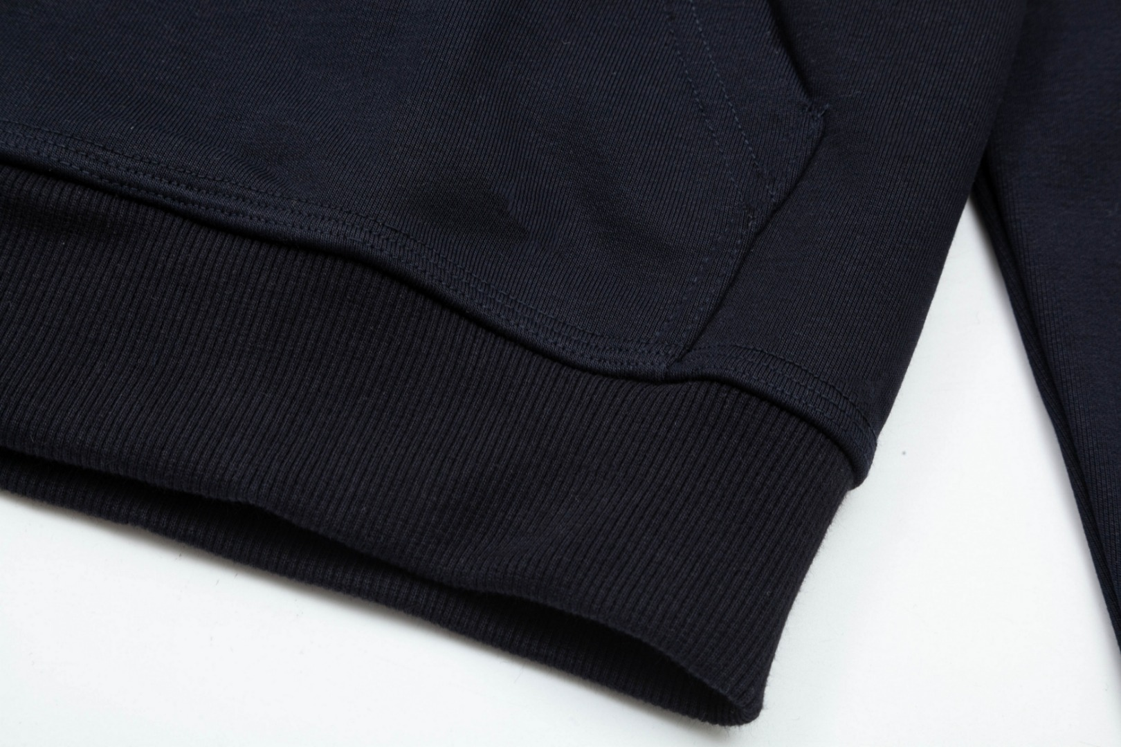 【BURBERRY 公式旗艦店】バーバリー パーカースウェットご好評に付き再入荷！240920