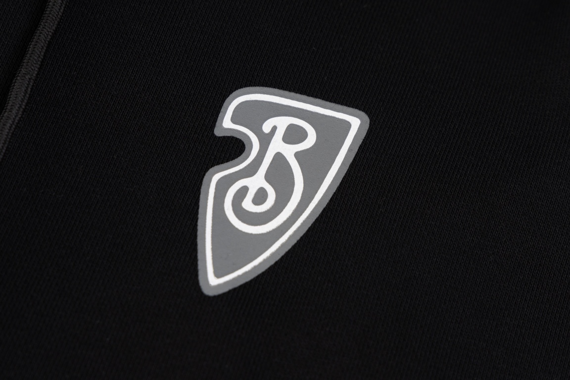 【BURBERRY 公式旗艦店】バーバリー パーカースウェットご好評に付き再入荷！241127