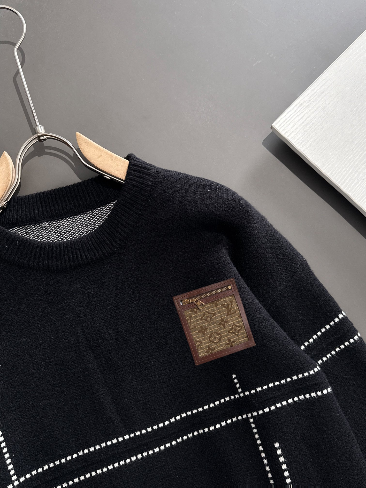 LV【LOUIS VUITTON 公式旗艦店】ルイヴィトン  セーター好評に付き再入荷！241128