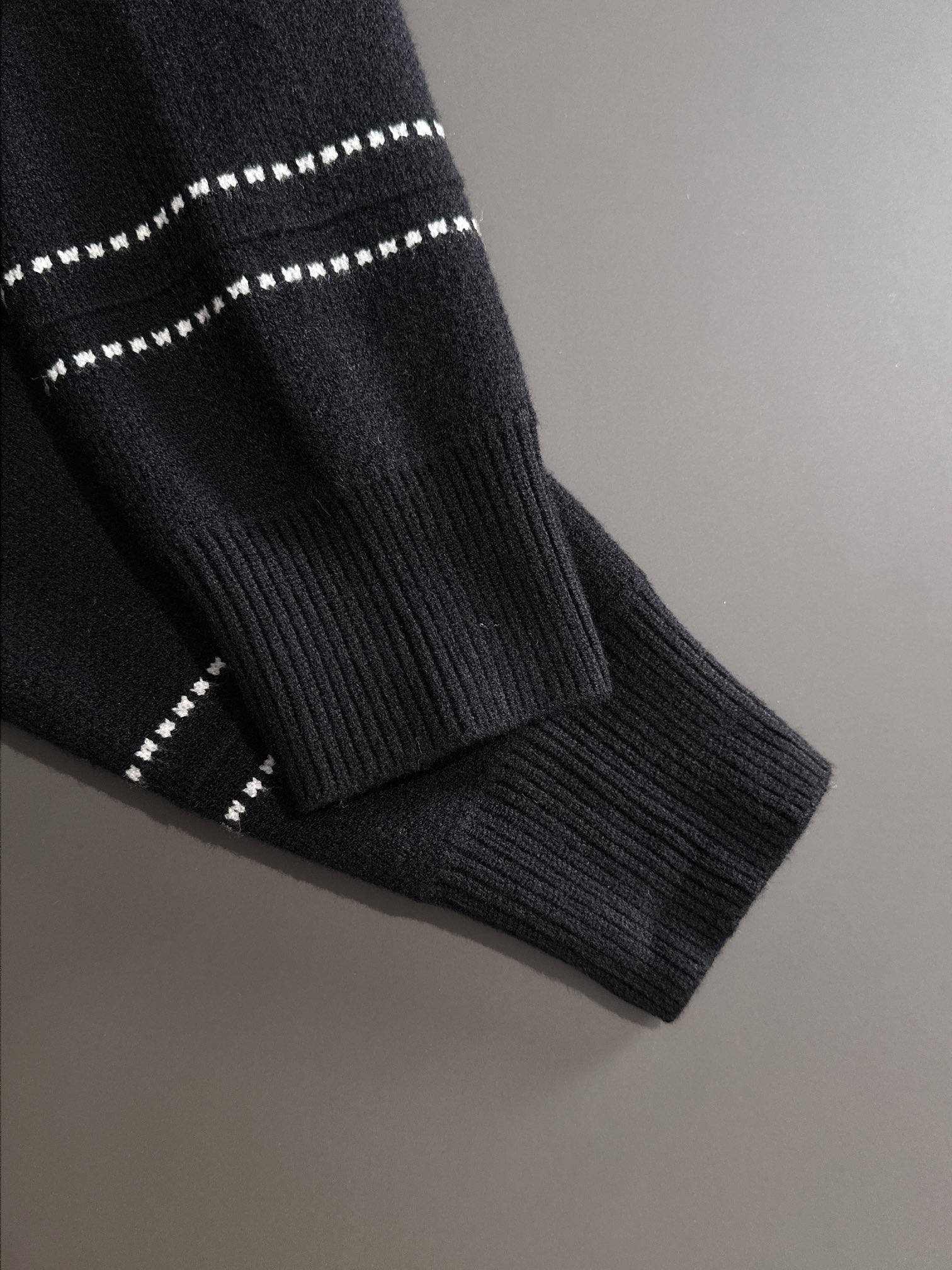 LV【LOUIS VUITTON 公式旗艦店】ルイヴィトン  セーター好評に付き再入荷！241128