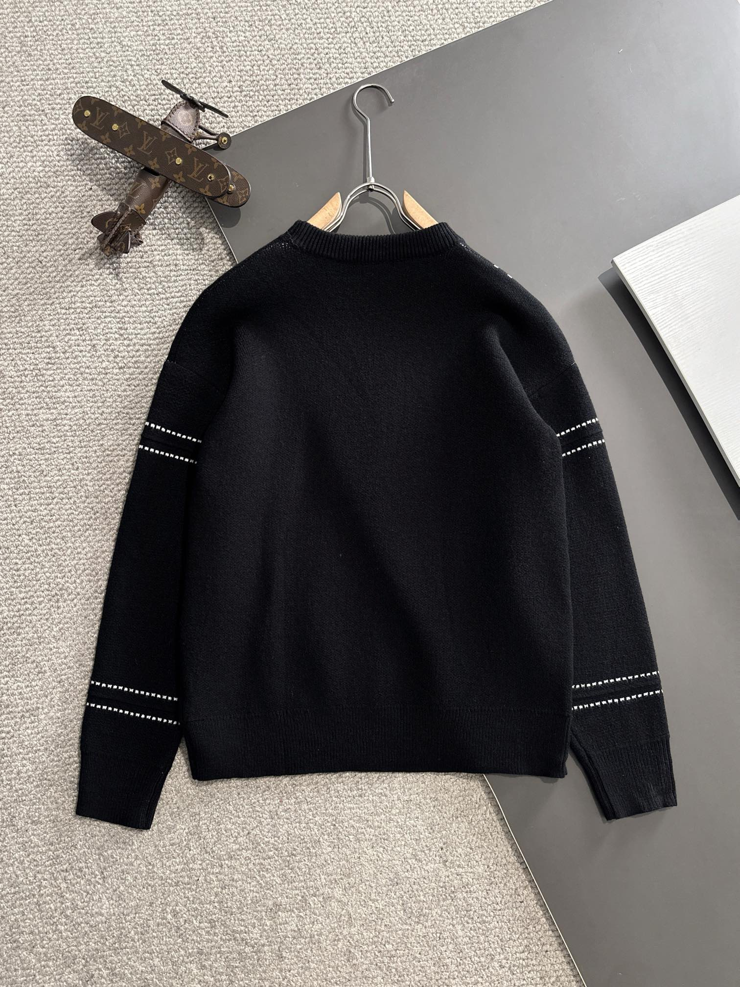 LV【LOUIS VUITTON 公式旗艦店】ルイヴィトン  セーター好評に付き再入荷！241128