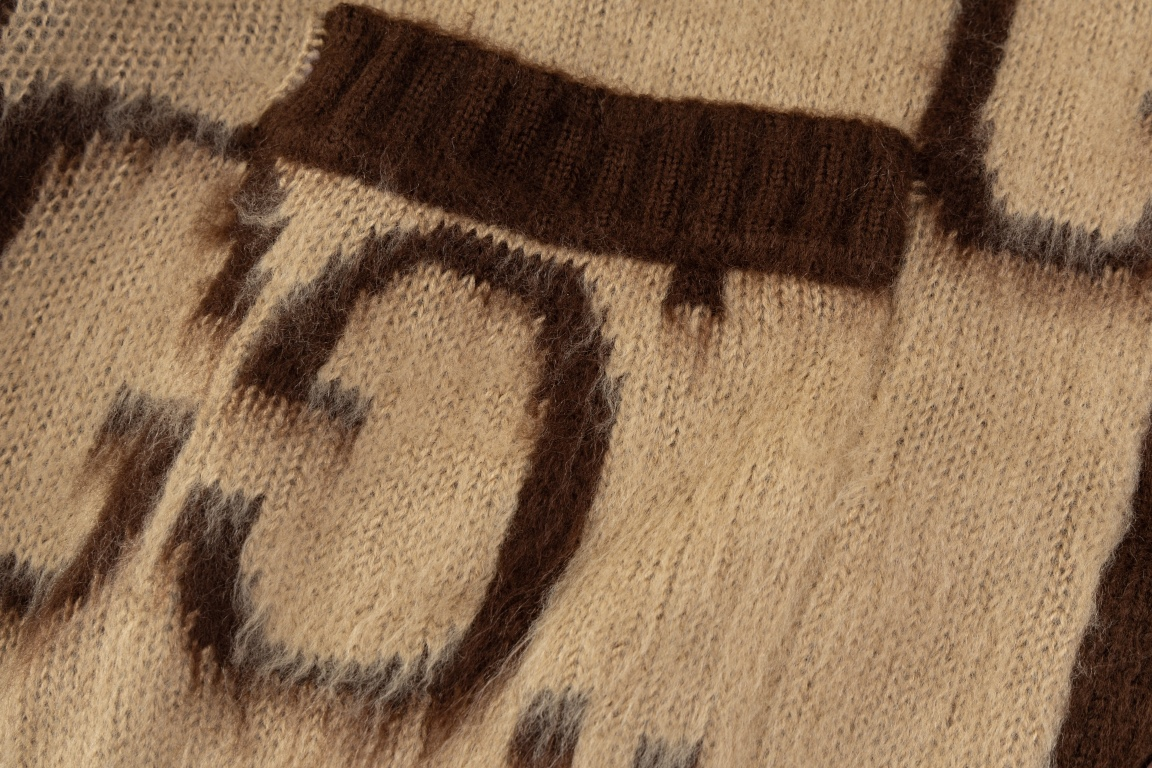 【GUCCI  公式旗艦店】グッチ  セーター好評に付き再入荷！241128