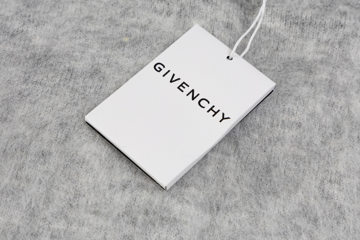 【GIVENCHY   公式旗艦店】ジバンシー  セーター好評に付き再入荷！ 241128