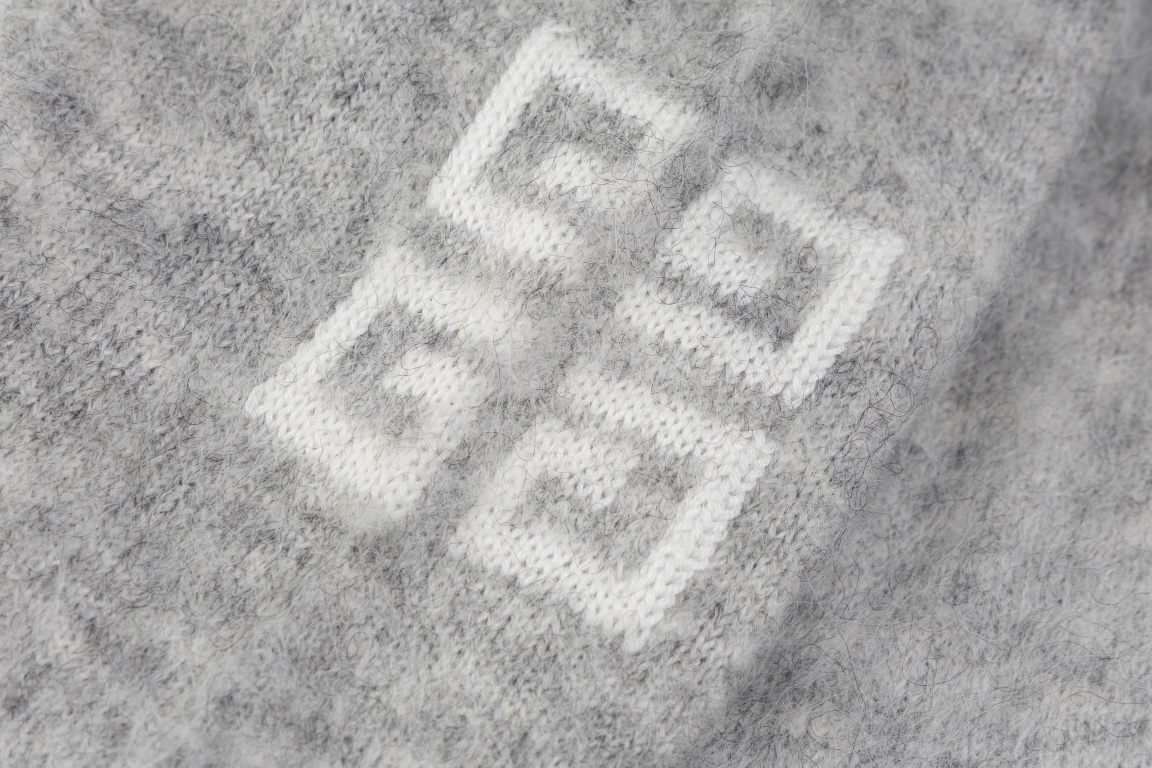 【GIVENCHY   公式旗艦店】ジバンシー  セーター好評に付き再入荷！ 241128