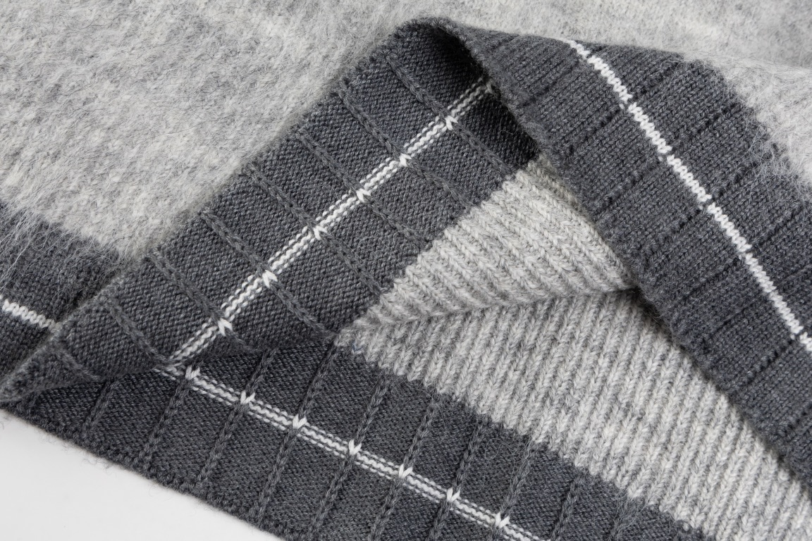 【GIVENCHY   公式旗艦店】ジバンシー  セーター好評に付き再入荷！ 241128