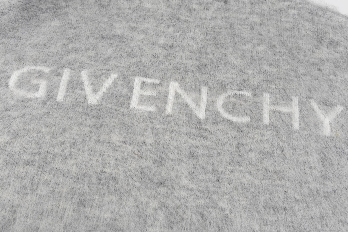 【GIVENCHY   公式旗艦店】ジバンシー  セーター好評に付き再入荷！ 241128