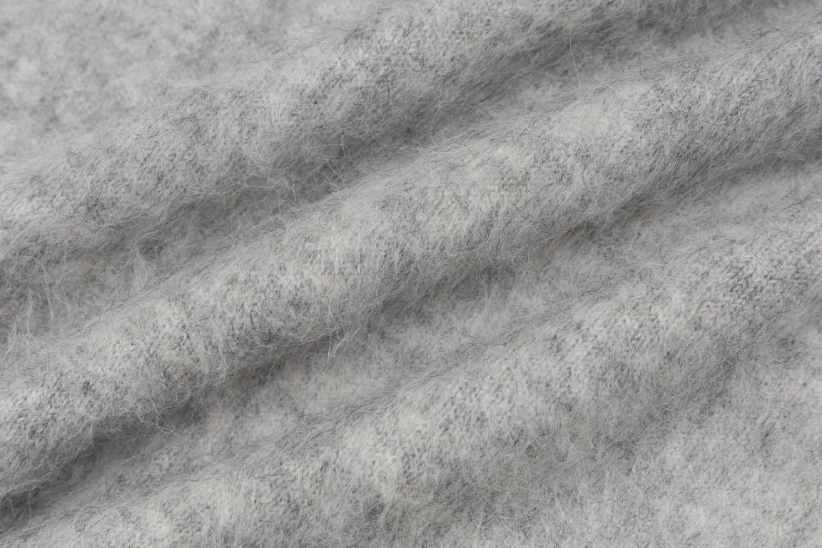 【GIVENCHY   公式旗艦店】ジバンシー  セーター好評に付き再入荷！ 241128