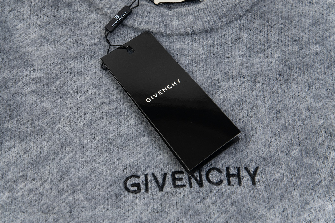 【GIVENCHY   公式旗艦店】ジバンシー  セーター好評に付き再入荷！ 241128