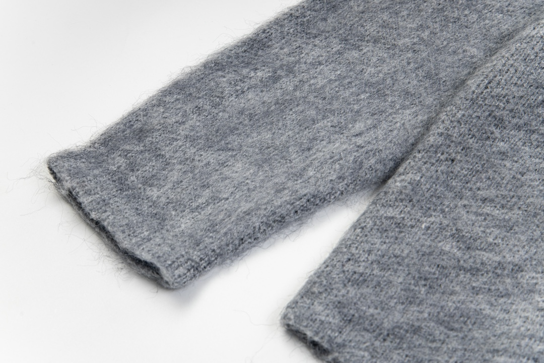 【GIVENCHY   公式旗艦店】ジバンシー  セーター好評に付き再入荷！ 241128