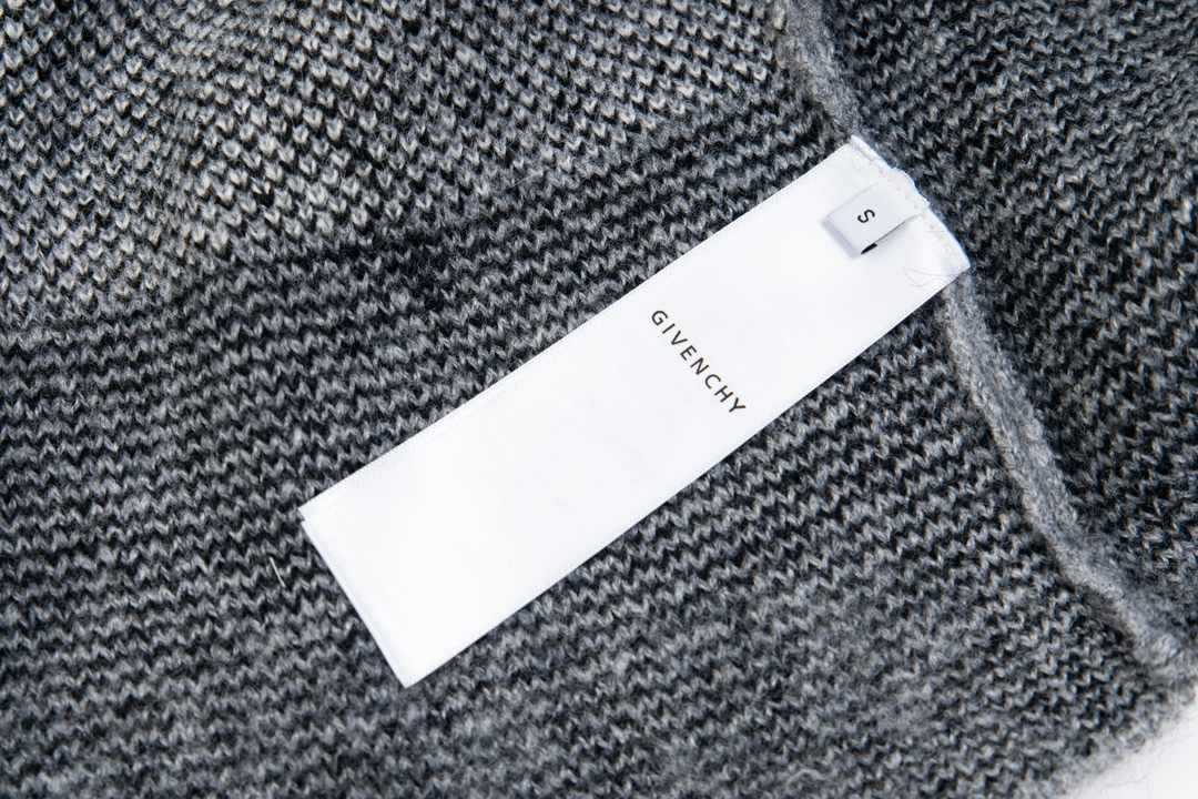 【GIVENCHY   公式旗艦店】ジバンシー  セーター好評に付き再入荷！ 241128