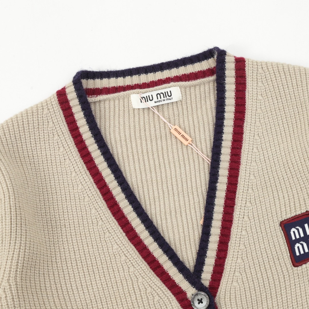 【Miumiu   公式旗艦店】ミュウミュウ   セーター好評に付き再入荷！ 241123