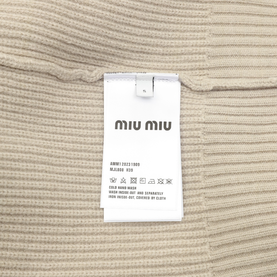 【Miumiu   公式旗艦店】ミュウミュウ   セーター好評に付き再入荷！ 241123