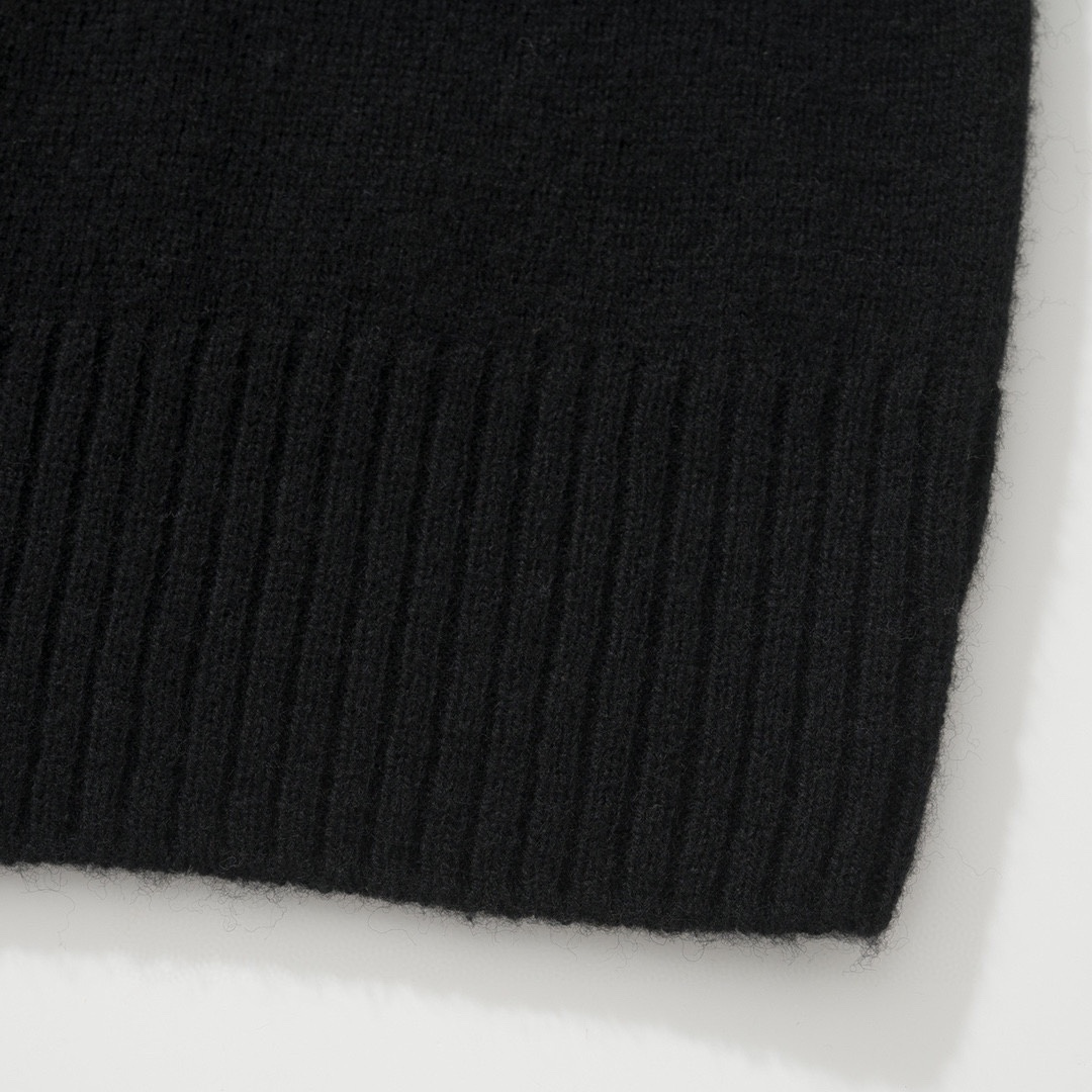 【Miumiu   公式旗艦店】ミュウミュウ   セーター好評に付き再入荷！ 241128